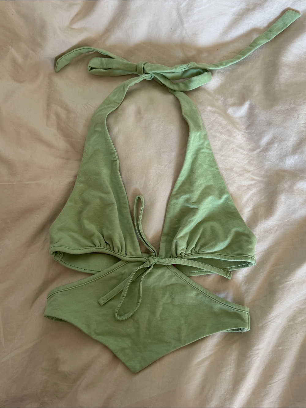 Edikted Cady Tie Front Cut Out Top green M